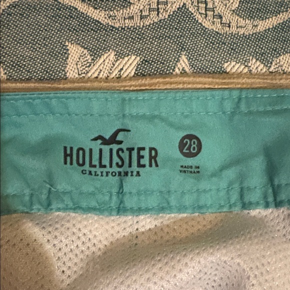 Hollister Men's Aqua and White Gradient Board Shorts - Picture 3 of 4